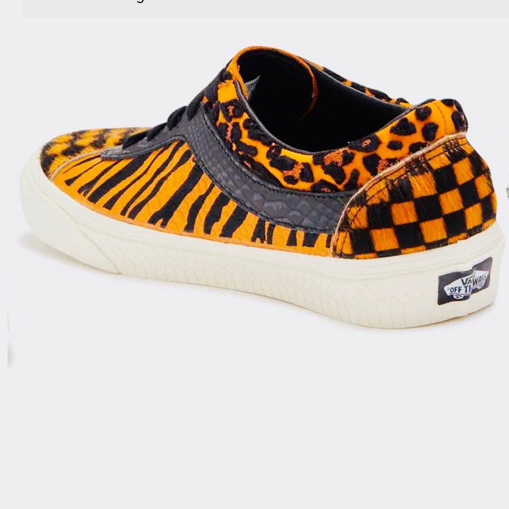 VANS~Unisex / BOLD Classic Sneaker - Picture 8 of 15